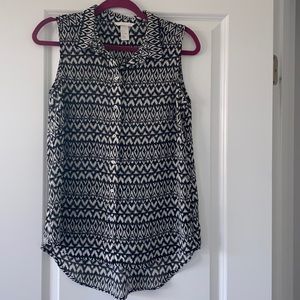 H&M black and white print sleeveless top. Size 6.